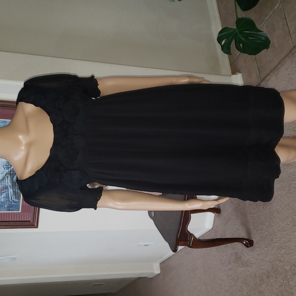 Eci 6 scoopneck w/3D flowers elastic hem sleeve - Picture 1 of 10